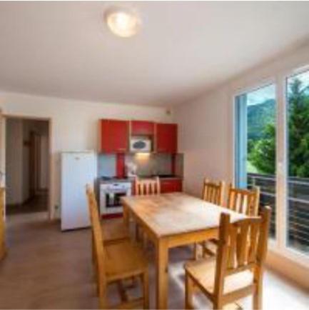 One-Bedroom Apartment image 2