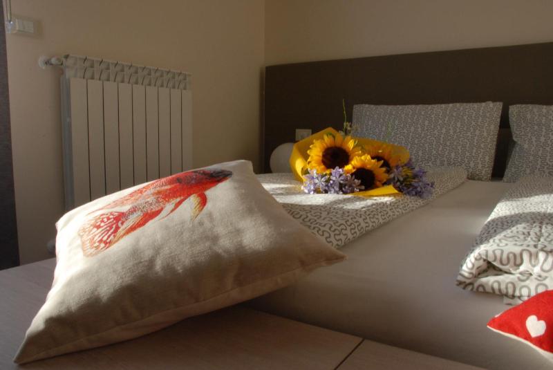 Deluxe Double or Twin Room with Balcony image 3