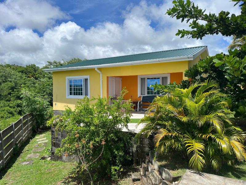 Waves Villa Guesthouse - image 8