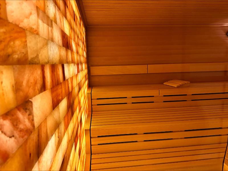 Double Room with Spa Access image 2
