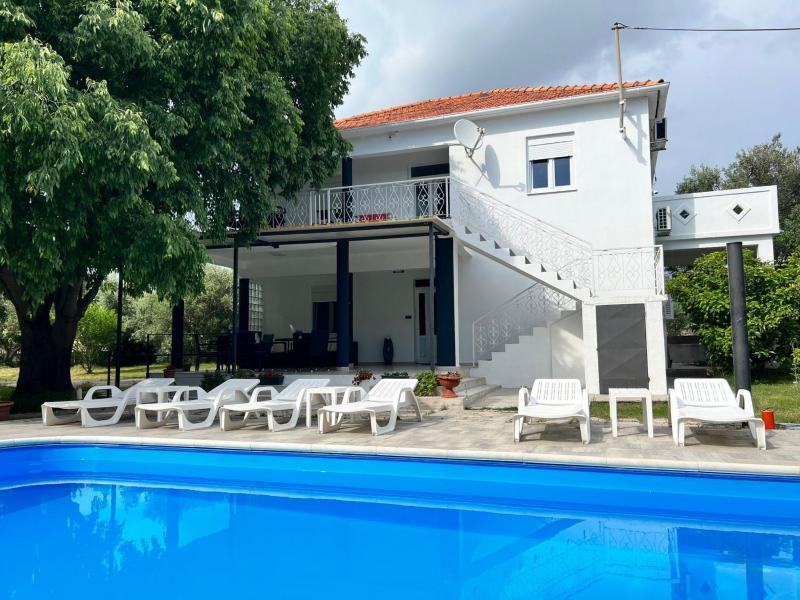 Apartment 877-1 - image 37
