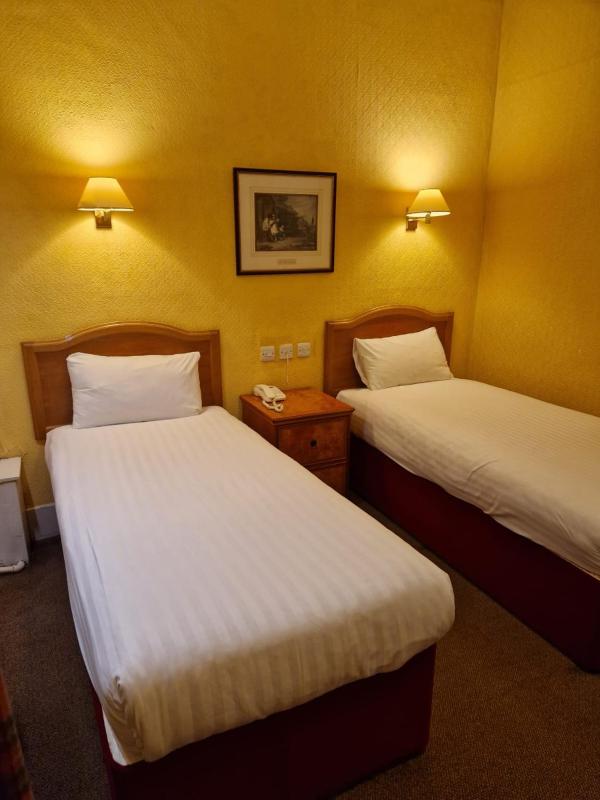 Cozy Double or Twin Room image 2