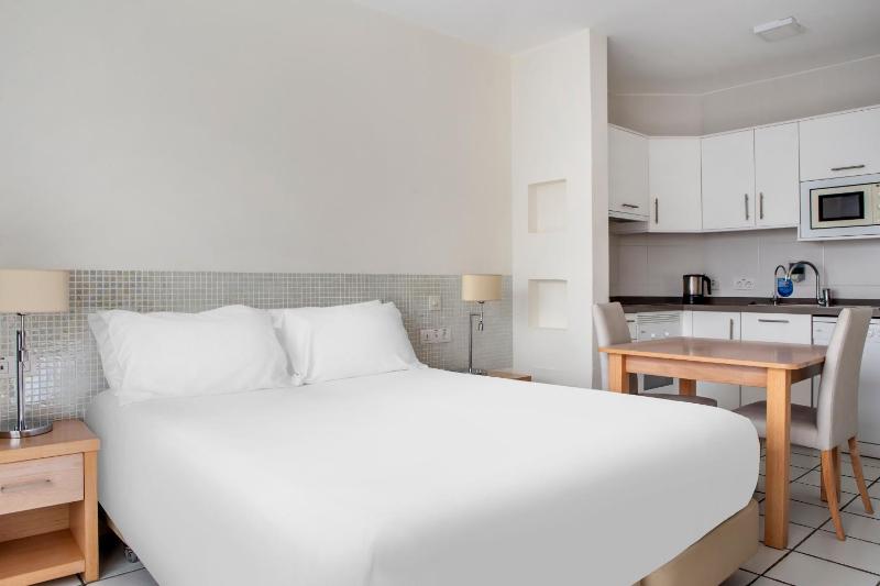 Studio Apartment image 1