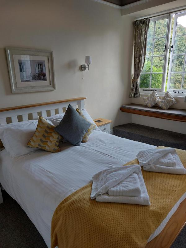 Double Room with Private Bathroom image 2
