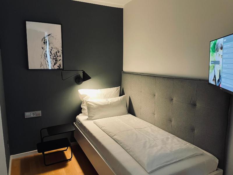 Standard Single Room image 4