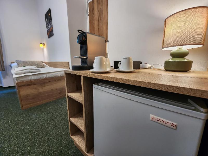 Standard Triple Room image 1