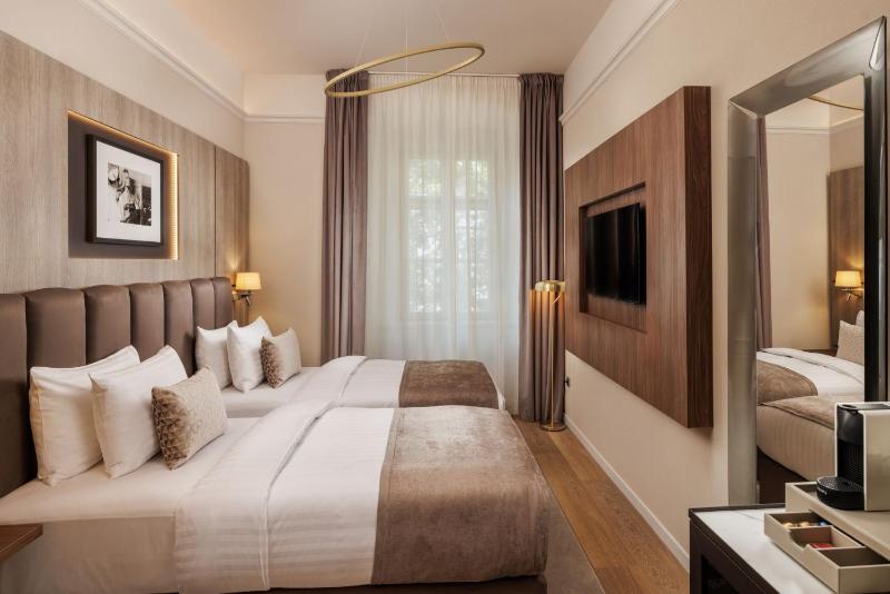 Superior Double or Twin Room image 3