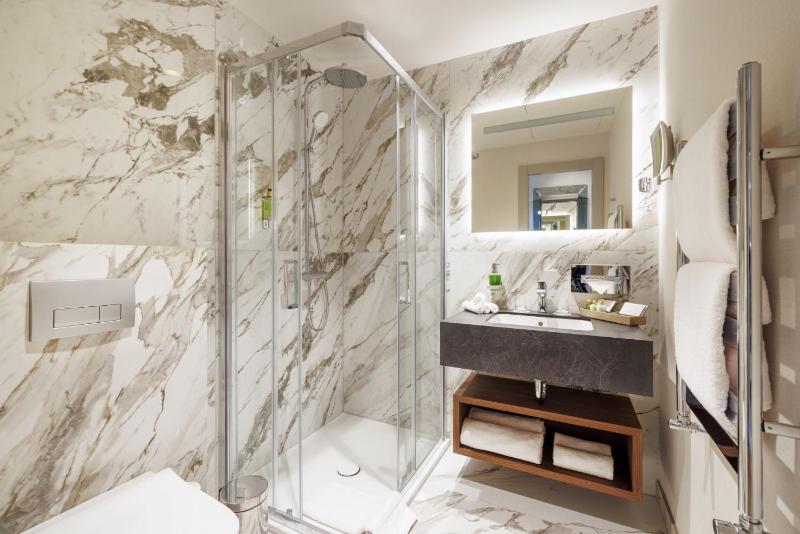 Superior Double or Twin Room image 1