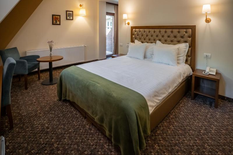 Standard Double Room image 1