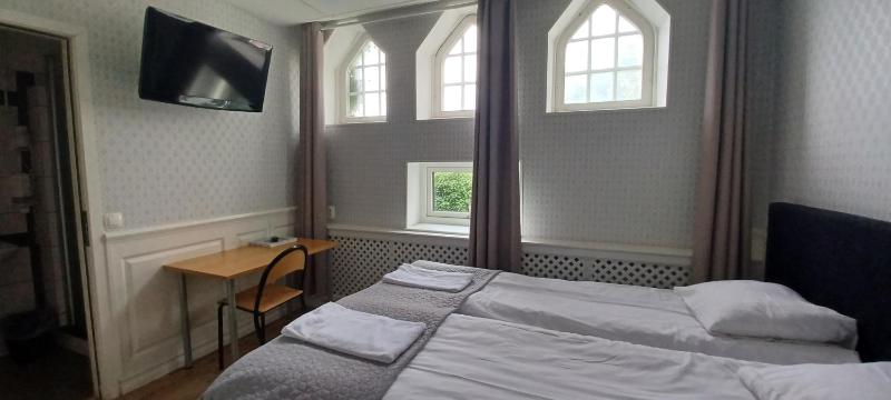 Double or Twin Room with Private Bathroom image 3