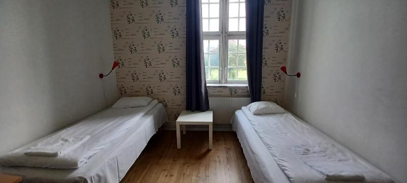 Twin Room with Shared Bathroom image 3