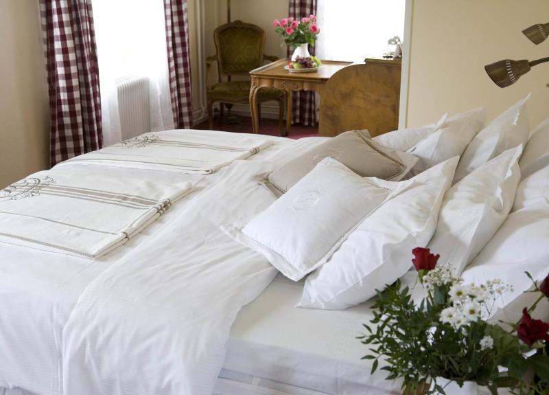 Standard Double or Twin Room image 4