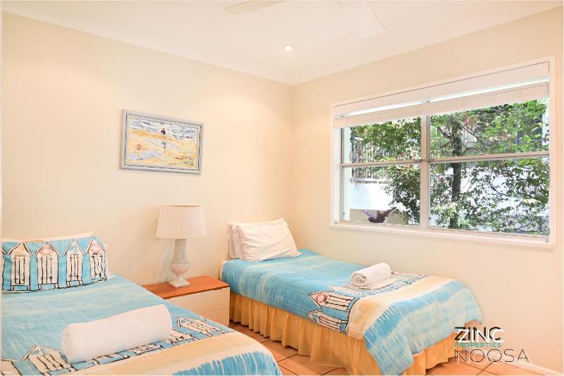 Yaringa Apartment 1 - Moments from Noosa Main Beach - image 9