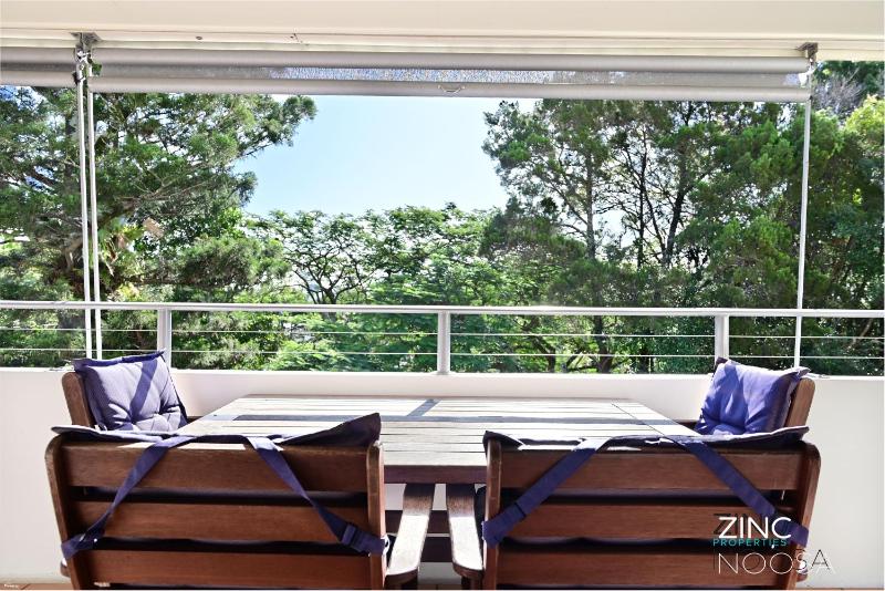 Yaringa Apartment 1 - Moments from Noosa Main Beach - image 10