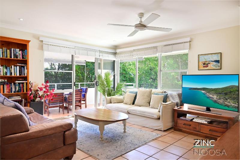 Yaringa Apartment 1 - Moments from Noosa Main Beach - image 4