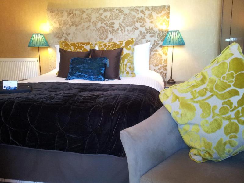 Classic Triple Room image 2