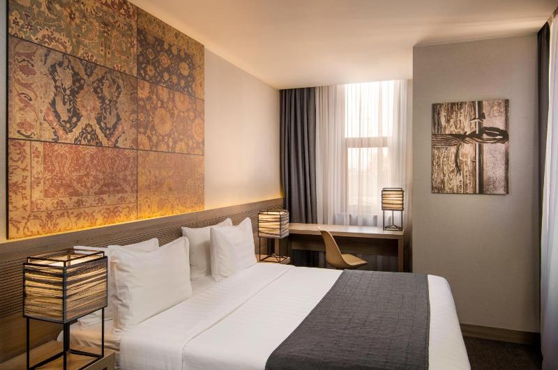 Standard Double or Twin Room image 1