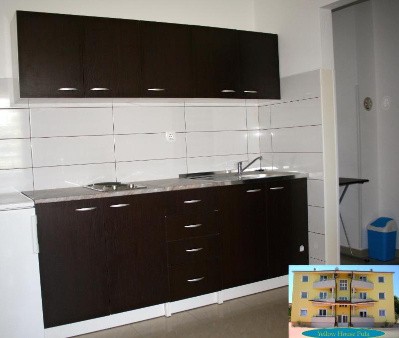 One-Bedroom Apartment image 3