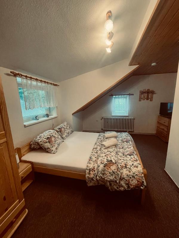 Double Room image 3