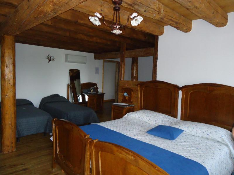 Family Suite with Balcony image 4