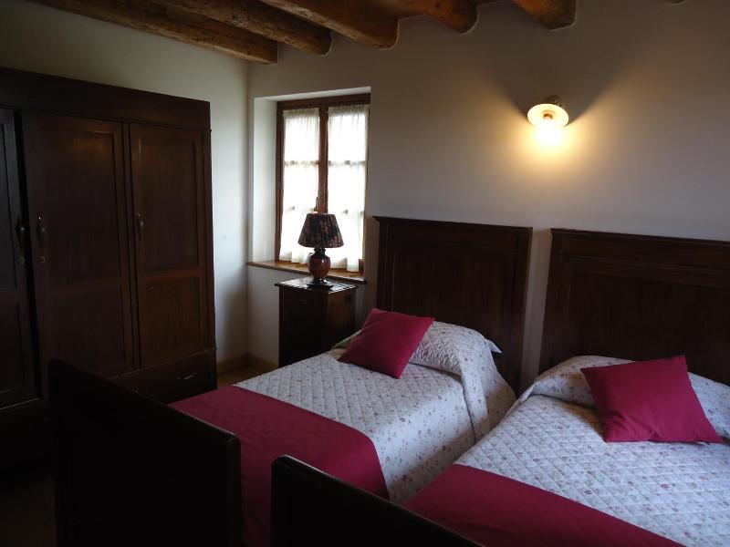 Deluxe Double or Twin Room image 3