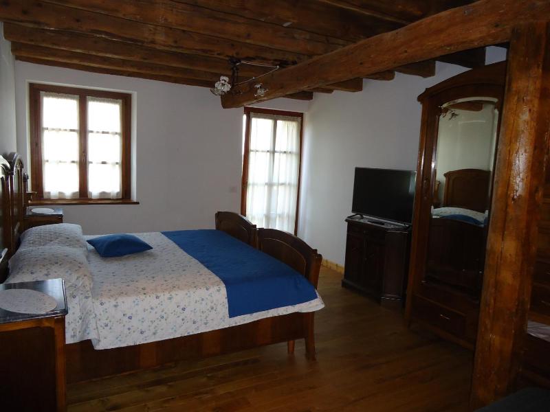 Family Suite with Balcony image 2