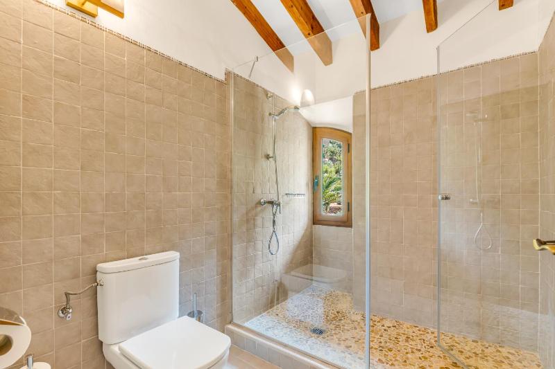 Double or Twin Room image 3