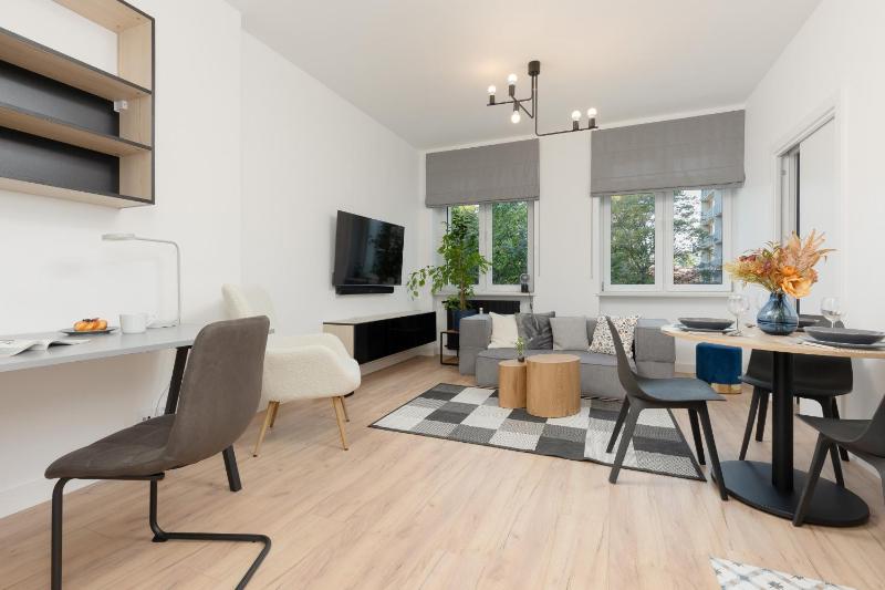 Warsaw Central Apartment 10 min walk from Palace of Culture & Science by Noclegi Renters - image 9