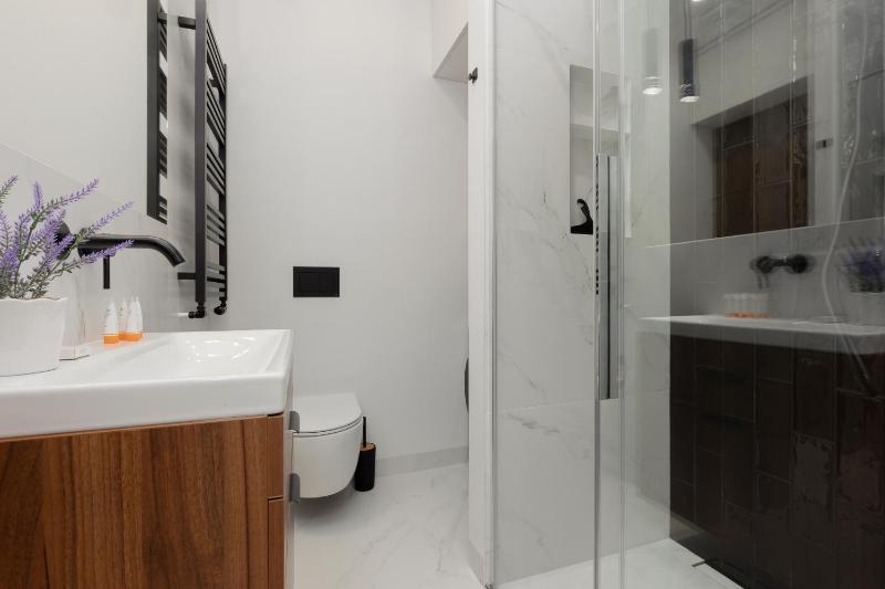 Warsaw Central Apartment 10 min walk from Palace of Culture & Science by Noclegi Renters - image 15