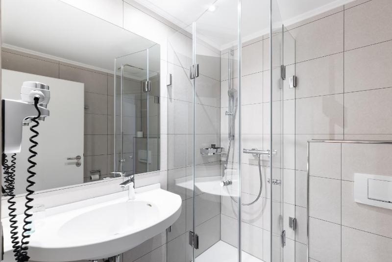 Double Room image 4