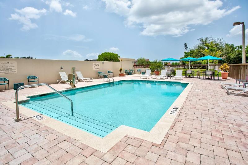 Hampton Inn & Suites Cape Coral/Fort Myers Area - image 41