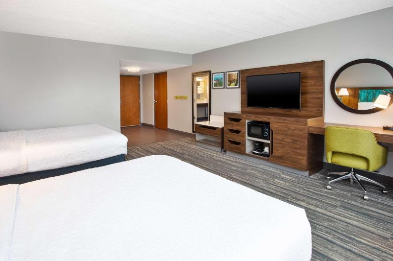 Hampton Inn & Suites Cape Coral/Fort Myers Area - image 11