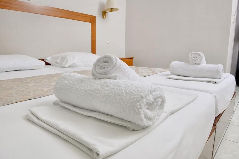 Double Room with Garden View image 4
