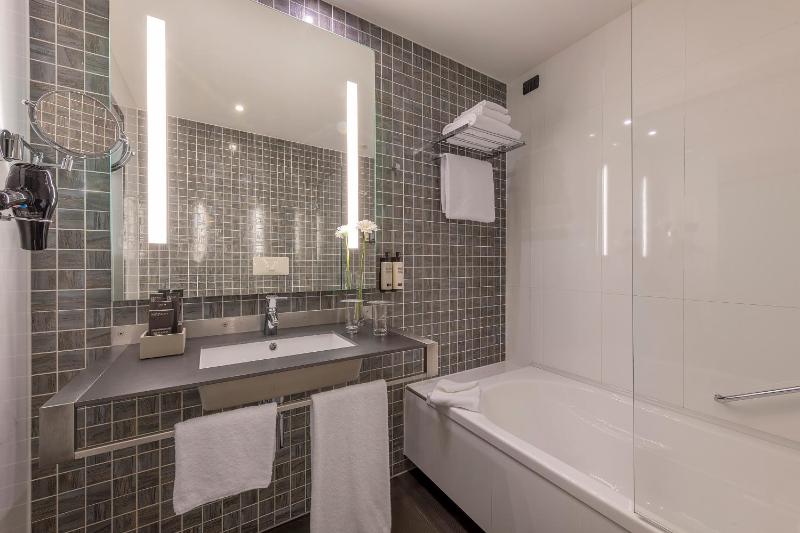 Standard Double Room image 4