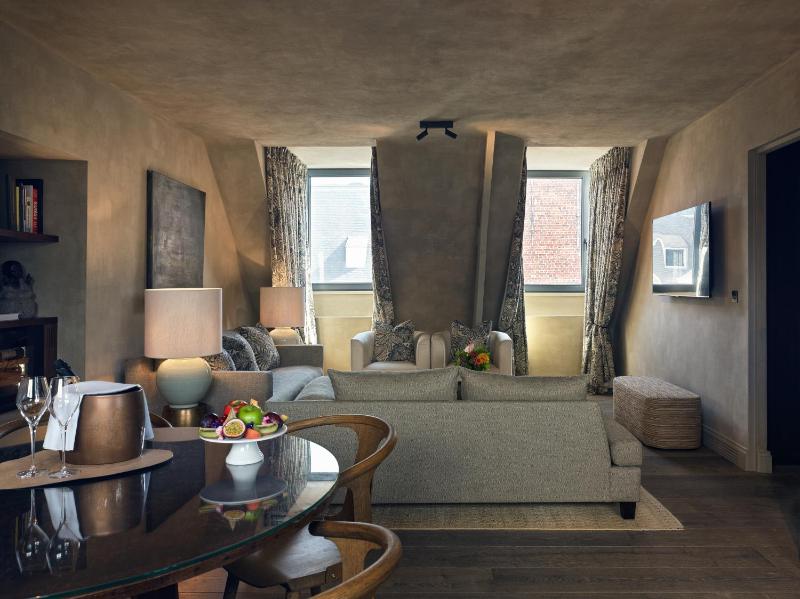 Two-Bedroom Suite image 4