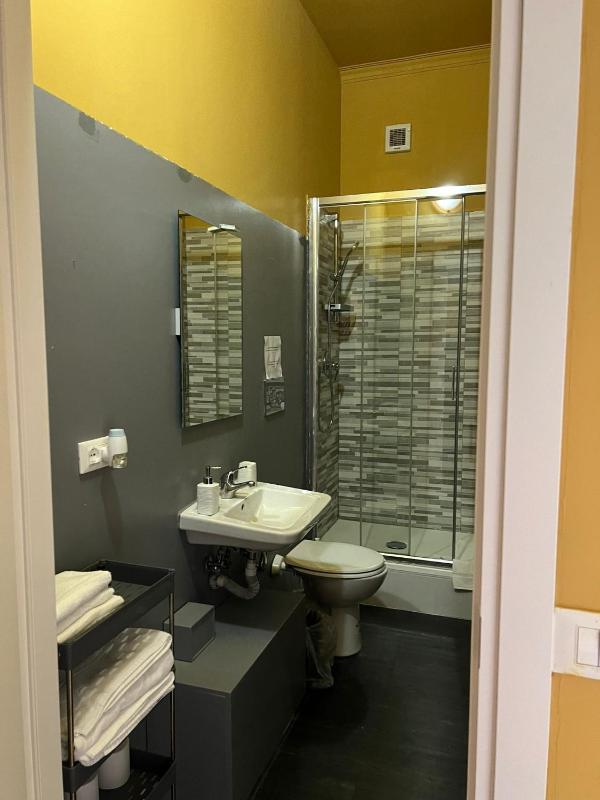 Quadruple Room with Shower image 2