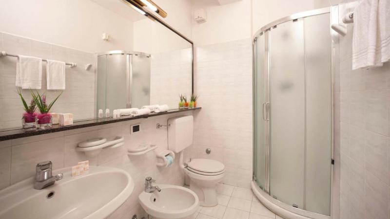 Smart Quadruple Room image 2