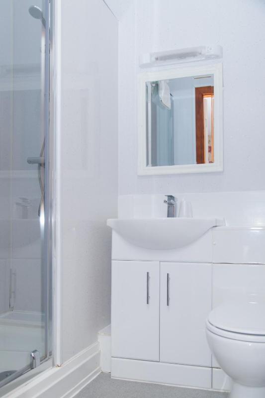 Double Room image 3