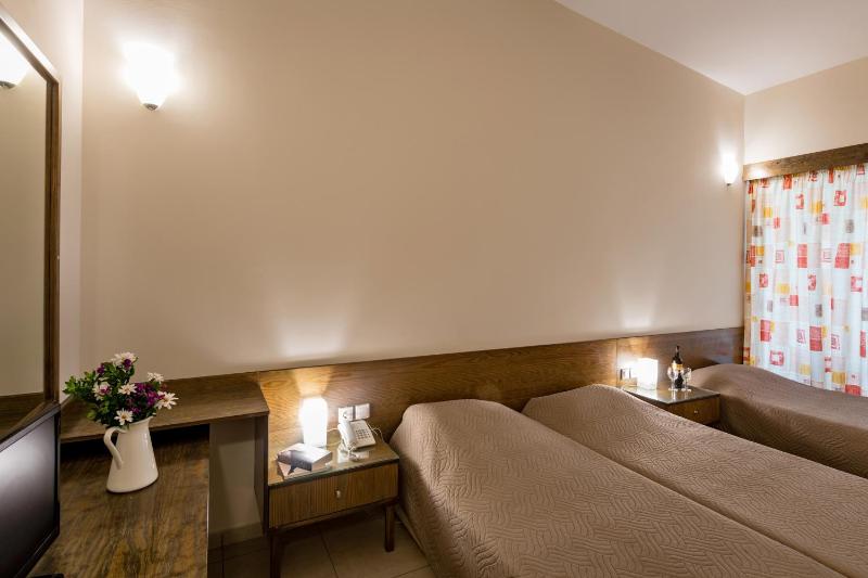 Standard Double/Twin Room image 1
