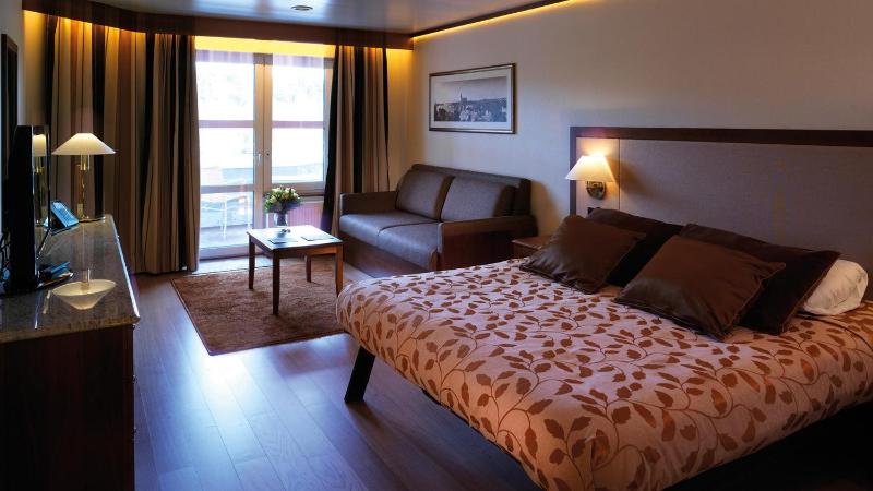 Deluxe Double Room image 1