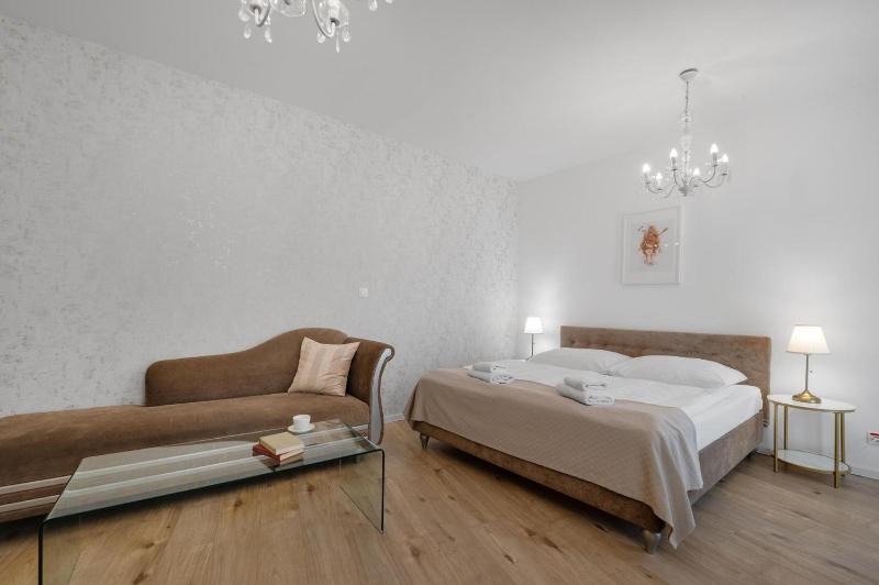 Deluxe Studio Apartment image 4