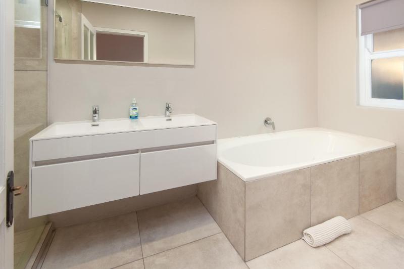 Villa Blu Guesthouse - image 9