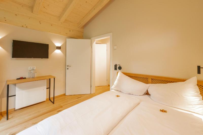Premium Two-Bedroom Suite image 1