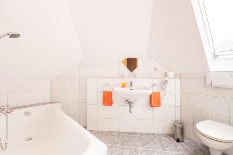 Double Room with Private Bathroom image 3