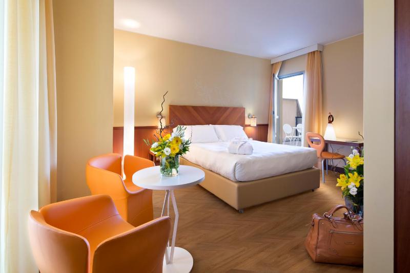 Executive Double Room View with Extra Bed image 1