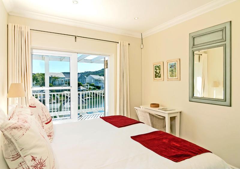 Perfect Canal Escape on Thesen Islands - image 2