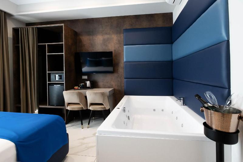 Imperatrice Suites - image 3
