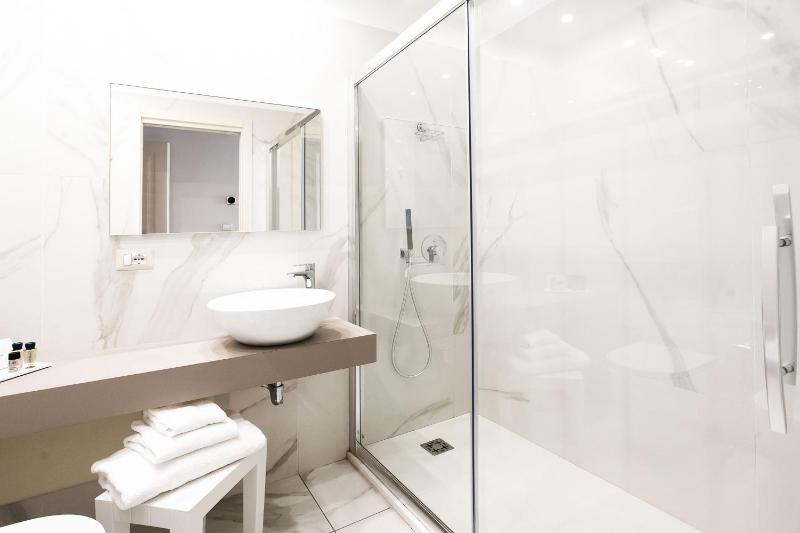Imperatrice Suites - image 5