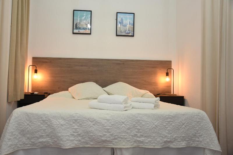 Interior Double or Twin Room with Private Bathroom image 4