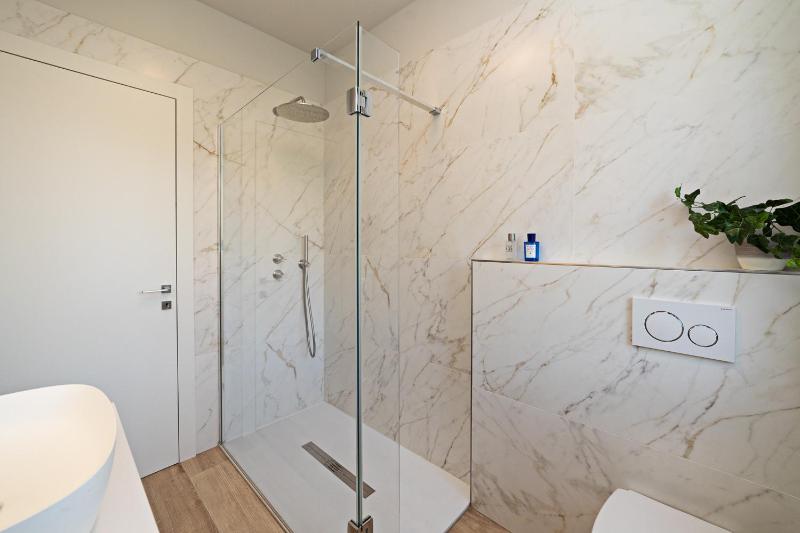 LUXURY VILLA ORIZZONTI - Regarda Travel - image 6